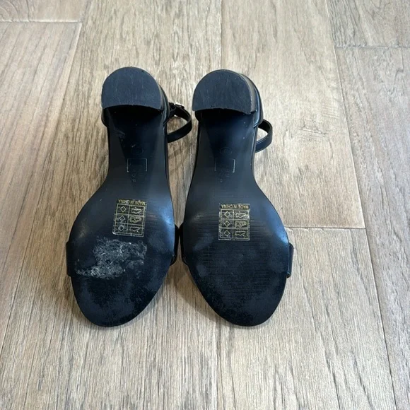 ShuShop Size 6 Black Strap Heel - Picture 3 of 3